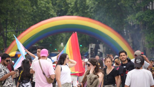 Es la primera Marcha del Orgullo LGBTIQ+ bajo el gobierno de Javier Milei, un declarado antagonista de este colectivo.