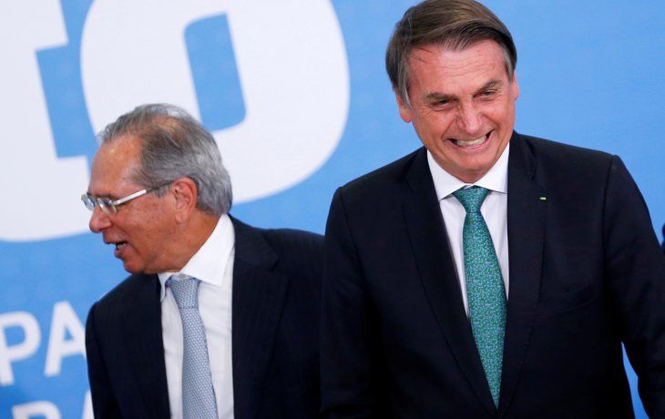 Bolsonaro quiere asegurarse la permanencia de su superministro, Paulo Guedes.