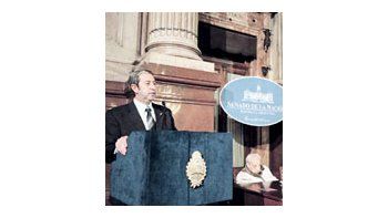 ámbito.com | Julio Cobos se cruzó por teléfono con el jefe de los senadoreskirchneristas, Miguel Angel Pichetto, y presentó un proyectode ley propio sobre retenciones móviles junto con elgobernador de Córdoba, Juan Schiaretti, el entrerriano JorgeBusti y el bo