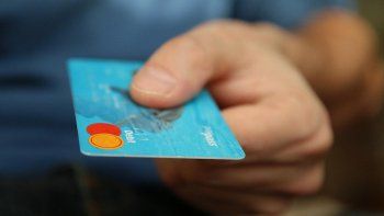 Los bancos cobran más de 200% por atrasos en el pago de la tarjeta de crédito. El Gobierno busca bajarlo alrededor de 40%.