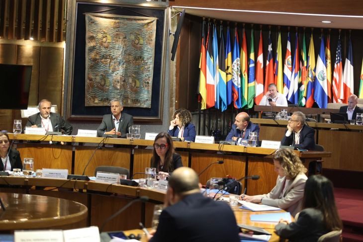 Ministros de todo el país se reunieron en la sede de la CEPAL, en Santiago de Chile. Ministros de todo el país se reunieron en la sede de la CEPAL, en Santiago de Chile.
