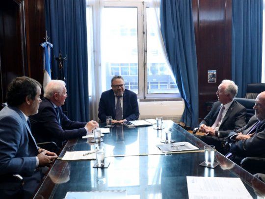 Representantes de la CAC le entregaron un documento con propuestas al ministro de Desarrollo Productivo, Mat&iacute;as Kulfas.
