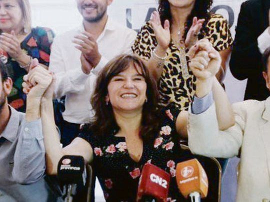 Festejo. Inés Brizuela y Doria realizó ayer por la mañana una conferencia de prensa ante medios locales en donde agradeció a los riojanos que la votaron. La radical derrotó al actual intendente y al Frente de Todos.