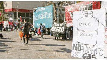 GENERAL. Las quejas por las subas de las tarifas se extienden a todo el país. En el sur, el aumento del gas envasado suma preocupación.