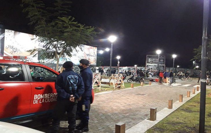 Debieron intervenir los bomberos junto a la Policía Científica para remover el cuerpo.