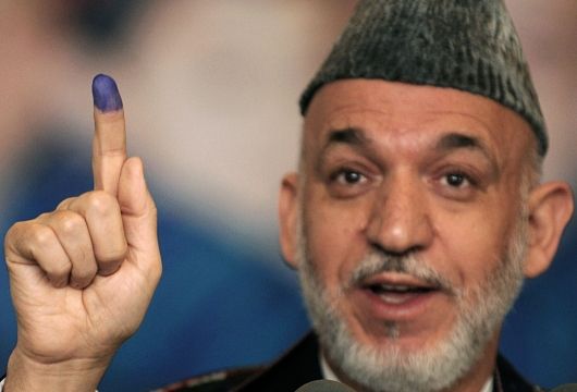 Diplomáticos que se creía ampliamente que el hermano de Hamid Karzai era corrupto y traficaba drogas.