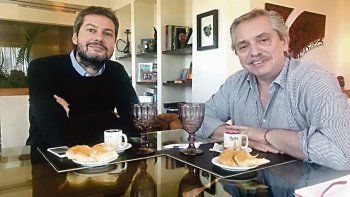 Frente. Alberto Fernández y Matías Lammens, ayer en la foto del anuncio.