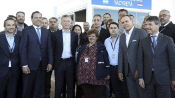 Macri inauguró el puente internacional Ituzaingó-Ayolas sobre Yaciretá.