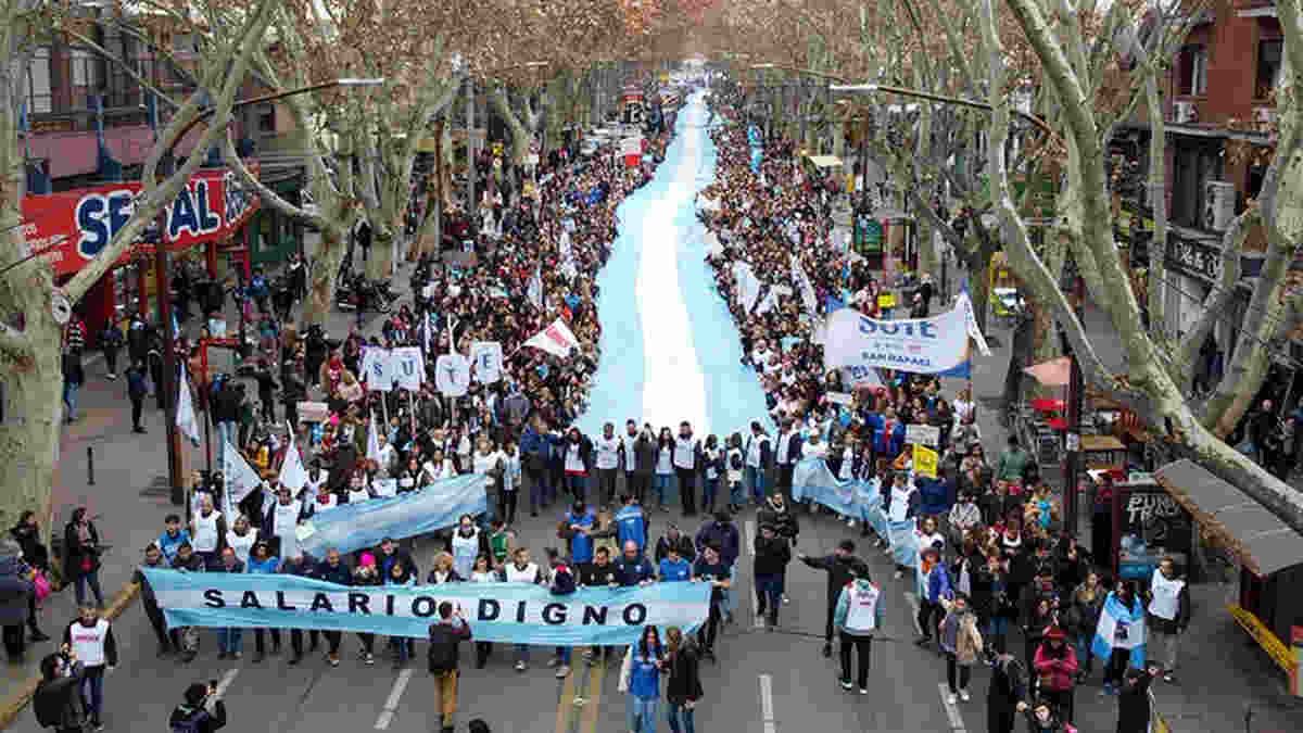 Mendoza: alto acatamiento en el segundo día de paro de estatales