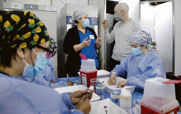 Test. Horacio R. Larreta visitó el dispositivo DetectAr ubicado en el Teatro Colón donde se realizan entre 1.100 y 1.300 testeos diarios.