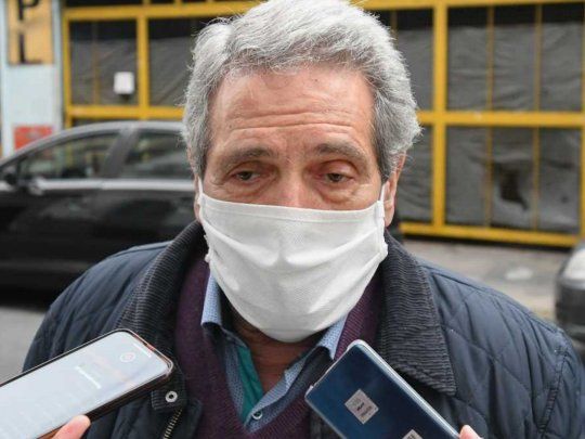 Carlos Acuña.