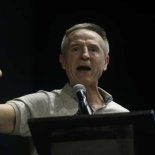 El proyecto busca flexibilizar las condiciones para contratar y despedir personal a la par de limitar el ejercicio del derecho a huelga. El proyecto busca flexibilizar las condiciones para contratar y despedir personal a la par de limitar el ejercicio del derecho a huelga.