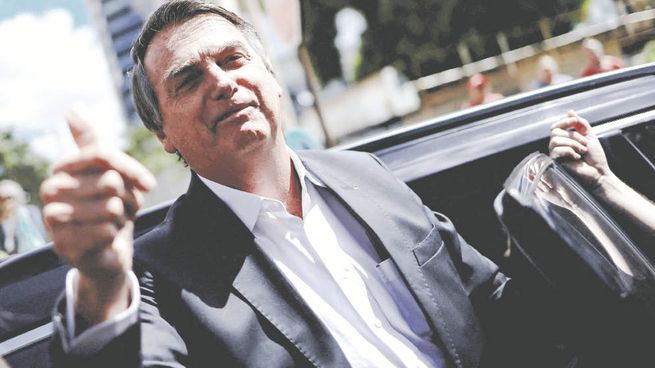 ANTESALA. El expresidente de Brasil, Jair Bolsonaro se preparó durante cuatro horas el martes con su equipo de abogados y asesores para declarar.