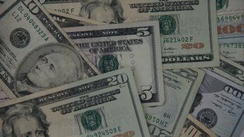 dolar en el mundo cerro una semana con perdidas tras avances en la vacuna contra el covid-19