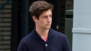 Gracias a sus inversiones, pudo multiplicar la fortuna familiar superando el patrimonio de mil millones. Gracias a sus inversiones, pudo multiplicar la fortuna familiar superando el patrimonio de mil millones.