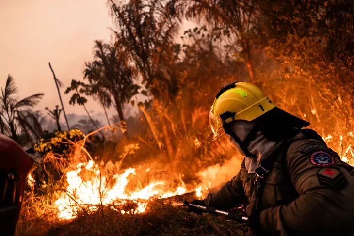 La localidad de El Bolsón registró su temperatura más alta en enero, 38,4ºC, mientras Esquel tuvo 11 días consecutivos de temperaturas máximas. La localidad de El Bolsón registró su temperatura más alta en enero, 38,4ºC, mientras Esquel tuvo 11 días consecutivos de temperaturas máximas.