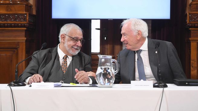 Mahiques reunió las firmas para que su pliego se trate en el recinto.