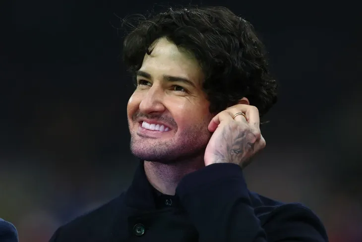 Alerxander Pato, ex delantero de la selección brasileña. que se retiró del fútbol el año pasado, adquirió el 70% de un club de la cuarta división del fútbol inglés.