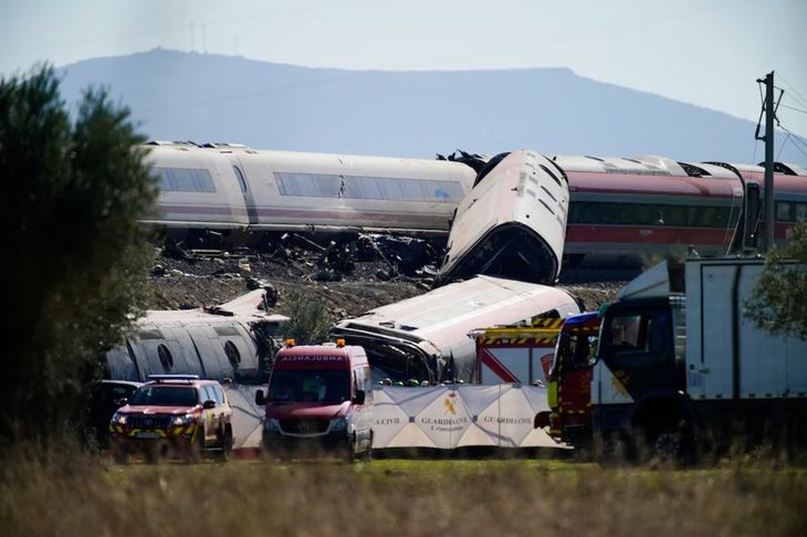 El balance provisional del accidente ferroviario en Toledo asciende a 68 fallecidos y decenas de heridos. El balance provisional del accidente ferroviario en Toledo asciende a 68 fallecidos y decenas de heridos.
