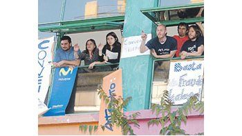 ámbito.com | Activistas y empleados tomaron el edificio de Atento en Barracas reclamando reafiliación a FOETRA.