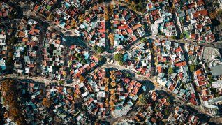 Vista aérea del entramado circular de Parque Chas. Sorprende el único barrio con trazado laberíntico de la Ciudad de Buenos Aires y de todo el país