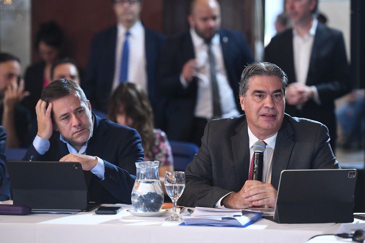 Capitanich junto a Recalde, en el debate de plenario sobre reforma laboral. Capitanich junto a Recalde, en el debate de plenario sobre reforma laboral.