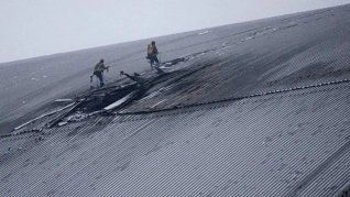 Inspectores del OIEA confirmaron que el escudo protector de Chernobyl perdió funciones de seguridad tras un ataque con drones rusos. Inspectores del OIEA confirmaron que el escudo protector de Chernobyl perdió funciones de seguridad tras un ataque con drones rusos.