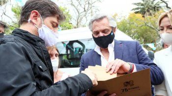 alberto y kicillof monitorean el plan de vacunacion, que ya supero el 1 millon de vacunados