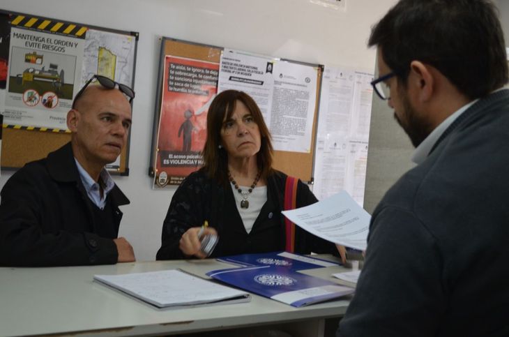 Beatriz Gentile, presentando una denuncia contra Javier Milei.