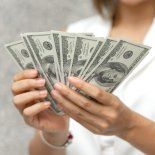 Desde billeteras virtuales hasta cuentas especiales, hay estrategias clave para reducir lo que pagás en dólar y cuidar tu bolsillo en cada compra. Desde billeteras virtuales hasta cuentas especiales, hay estrategias clave para reducir lo que pagás en dólar y cuidar tu bolsillo en cada compra.