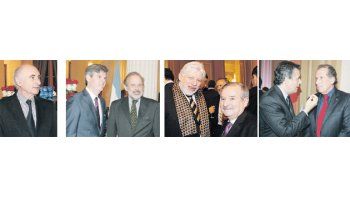 ámbito.com | El empresario Adrián Werthein junto al titular de la DAIA, Julio Schlosser, en la reunión de la embajada. También estuvieron presentes el presidente de la Sociedad Rural, Luis  Etchevehere, el banquero Jorge Brito y el exmandatario Fernando de la Rúa. El