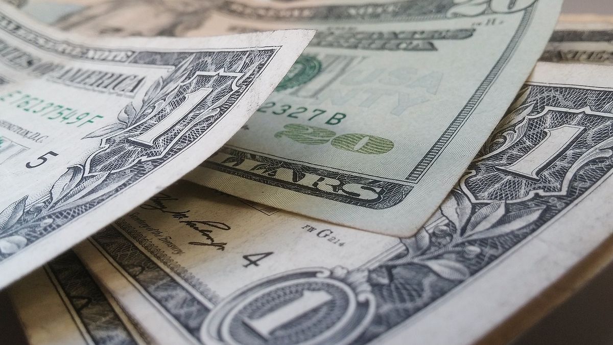 The dollar registered the biggest monthly rise since February in August
