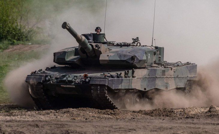 Tanques militares aportados por Alemania a Ucrania. 