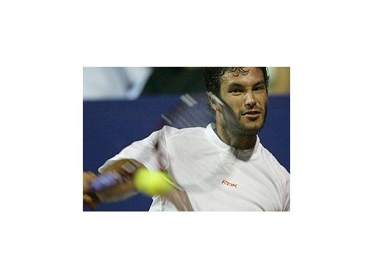 Acasuso avanza firme en el ATP de Buenos Aires. (Fuente: Copa Telmex 2006).