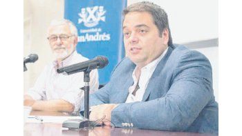 El ministro de Trabajo disertó sobre “Desafíos y Perspectivas Laborales 2016” en la Universidad de San Andrés junto al director de posgrado Ariel Kievksy. Confirmó el despido de 8 mil contratados en el Estado.