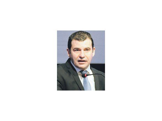GALUCCIO: “SE VIENE TORMENTA DESDE AFUERA”