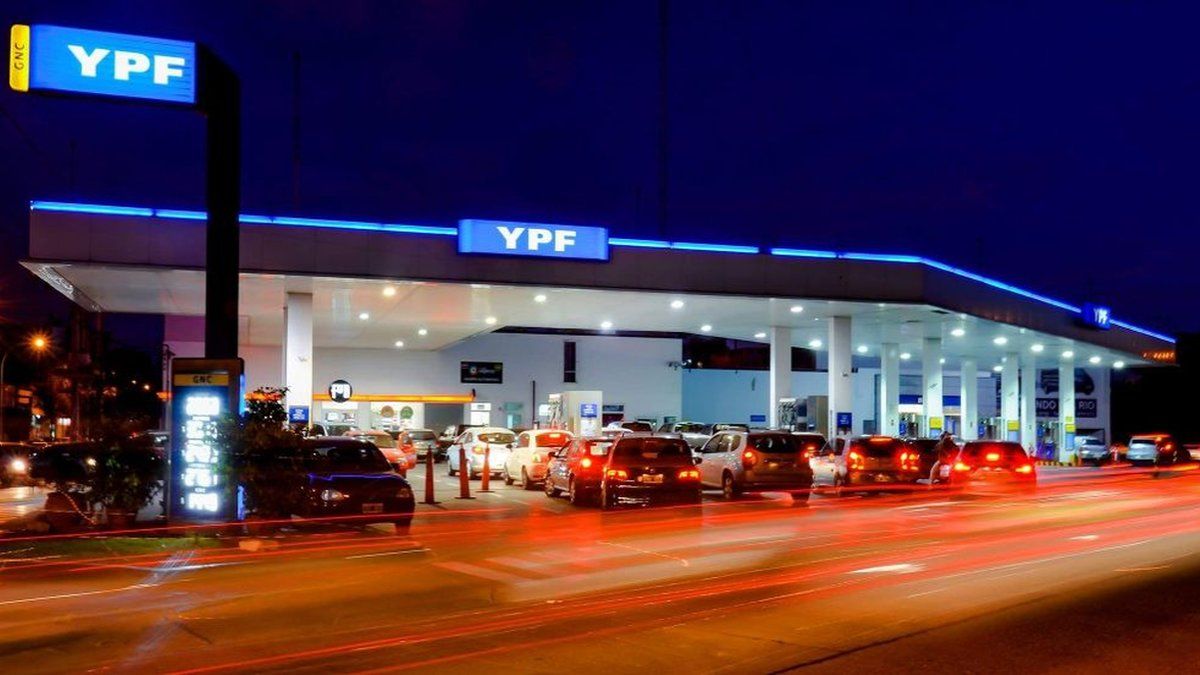 Burford seeks to re-involve YPF in the trial and the oil company defends itself