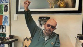 El Indio Solari falleció a los 77 años tras una larga lucha contra el Parkinson. El Indio Solari falleció a los 77 años tras una larga lucha contra el Parkinson.