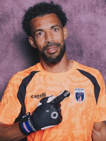 Vozinha fue clave para que Capelli Sport aumentara sus ventas, ya que el arquero cuenta con 29 millones de seguidores en Instagram. Vozinha fue clave para que Capelli Sport aumentara sus ventas, ya que el arquero cuenta con 29 millones de seguidores en Instagram.