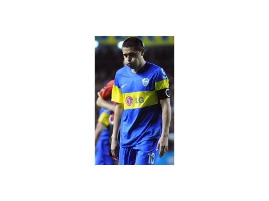 Fastidio. A Riquelme no le gusta perderse los partidos trascendentales de Boca en el campeonato.