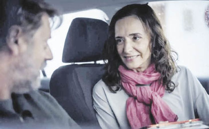 cerrar los ojos. Ana Torrent, quien fue la niña de “El espíritu de la colmena” y “Cría cuervos”, en el nuevo film de Víctor Erice tras 50 años. cerrar los ojos. Ana Torrent, quien fue la niña de “El espíritu de la colmena” y “Cría cuervos”, en el nuevo film de Víctor Erice tras 50 años.