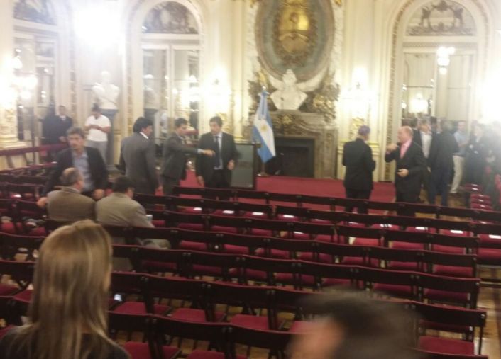 Mauricio Macri se reunió con empresarios para frenar despedidos.