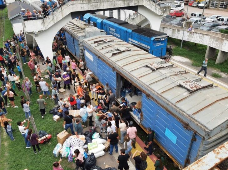 El Tren Solidario es una iniciativa humanitaria que funciona en Argentina desde 2001. El Tren Solidario es una iniciativa humanitaria que funciona en Argentina desde 2001.