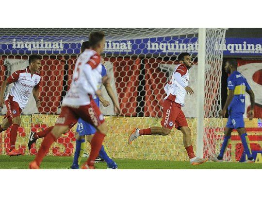 Bueno marcó un gol muy festejado para el Bicho, volvió a ganar tras casi seis meses (Foto gentileza de la AFA).