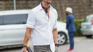 La camisa blanca de lino no vamás: la nueva tendencia para el 2026. La camisa blanca de lino no vamás: la nueva tendencia para el 2026.