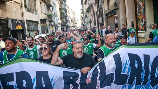 ATE llamó a tomarse el Día del Trabajador Estatal, pese a la decisión del Gobierno.