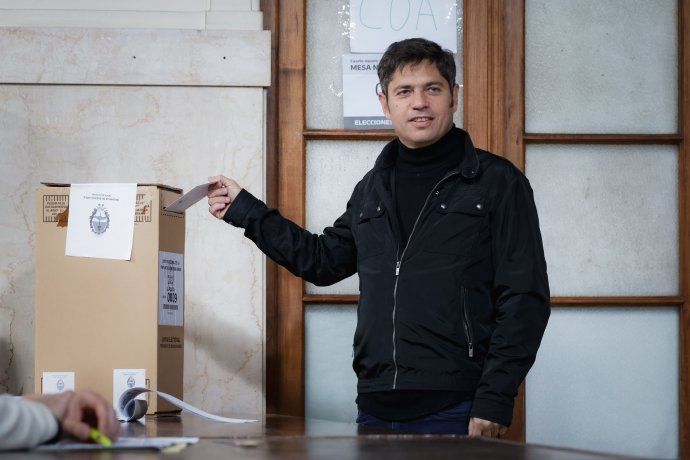 Axel Kicillof votó y brindó una conferencia de prensa.