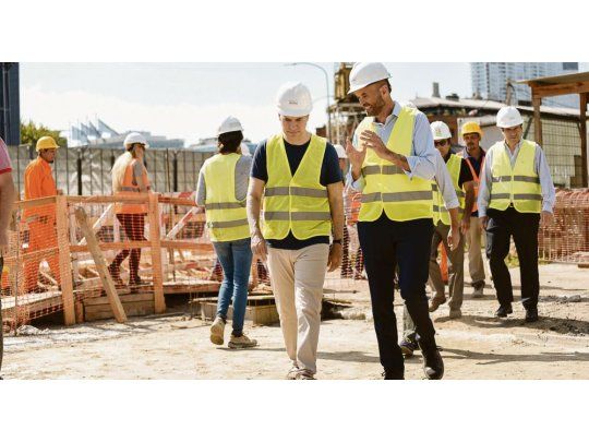 Tránsito. Horacio Rodríguez Larreta y Guillermo Dietrich, ayer en las obras del Paseo del Bajo porteño.
