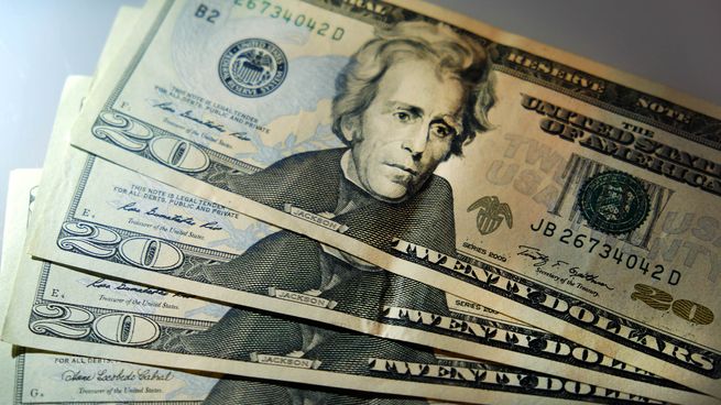 Dólar toma volatilidad en el mundo ante la posibilidad de tasas altas por mayor tiempo