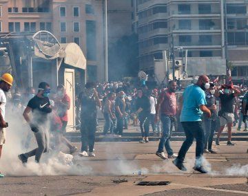 Líbano: protesta masiva dejó centenares de heridos y el primer ministro convocó a elecciones anticipadas